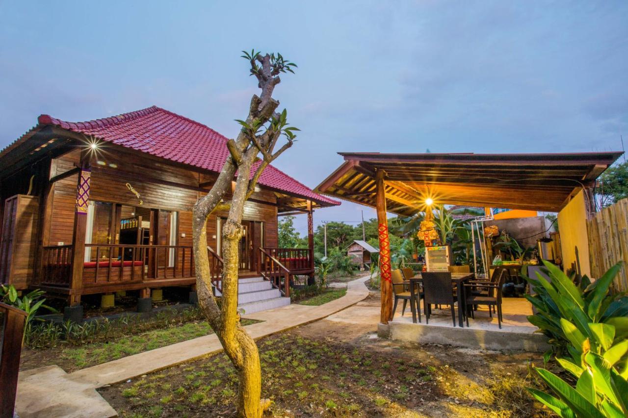 Uma Hostel Lembongan Bagian luar foto