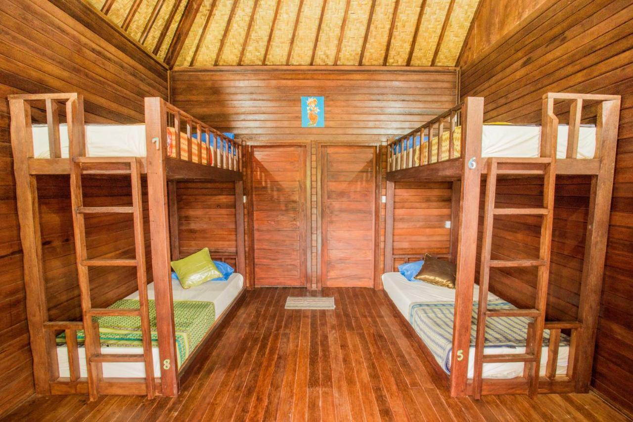 Uma Hostel Lembongan Bagian luar foto
