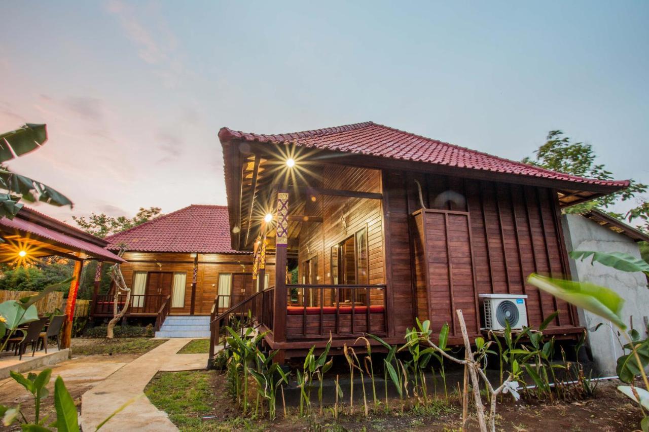 Uma Hostel Lembongan Bagian luar foto