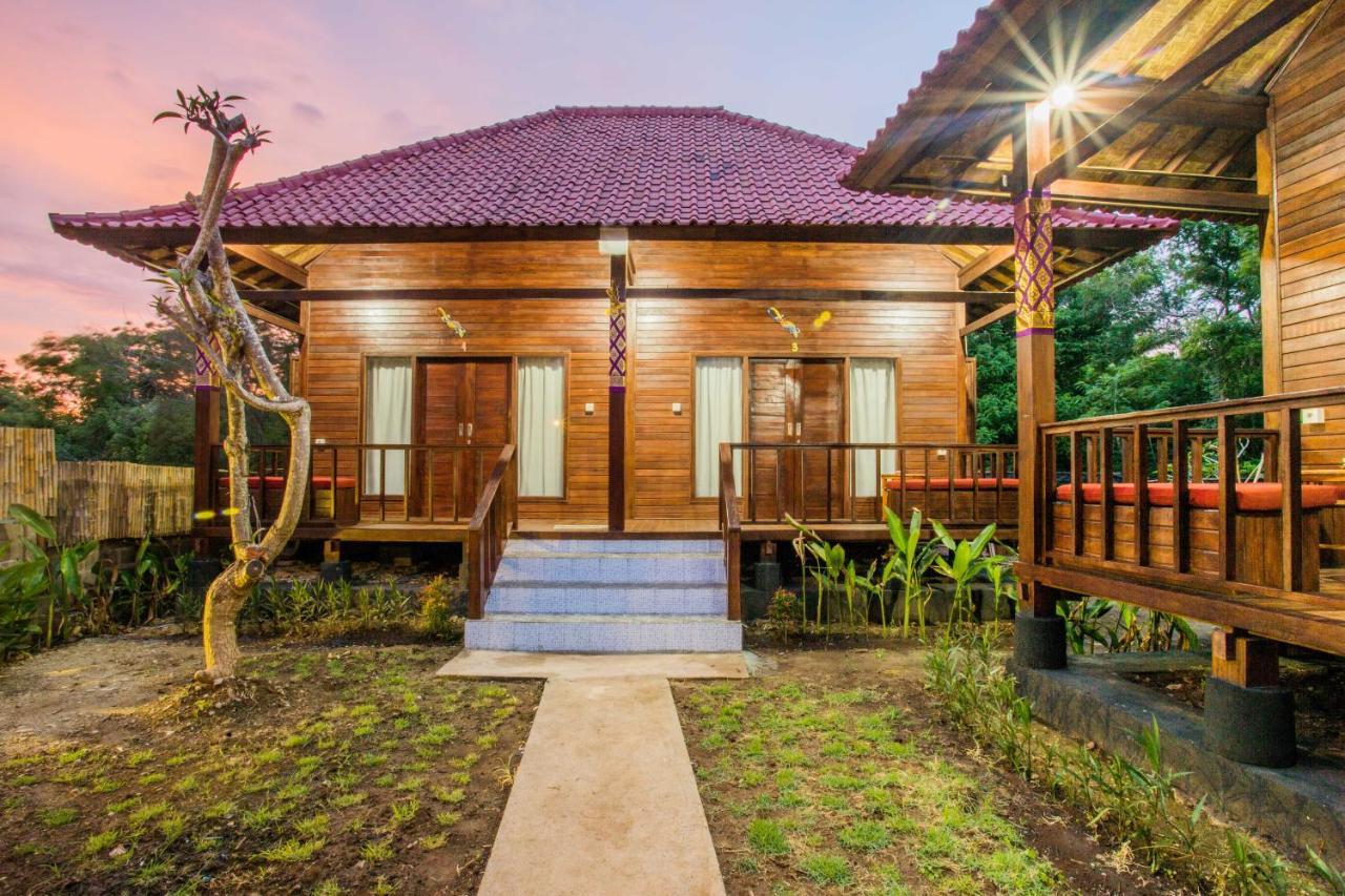 Uma Hostel Lembongan Bagian luar foto