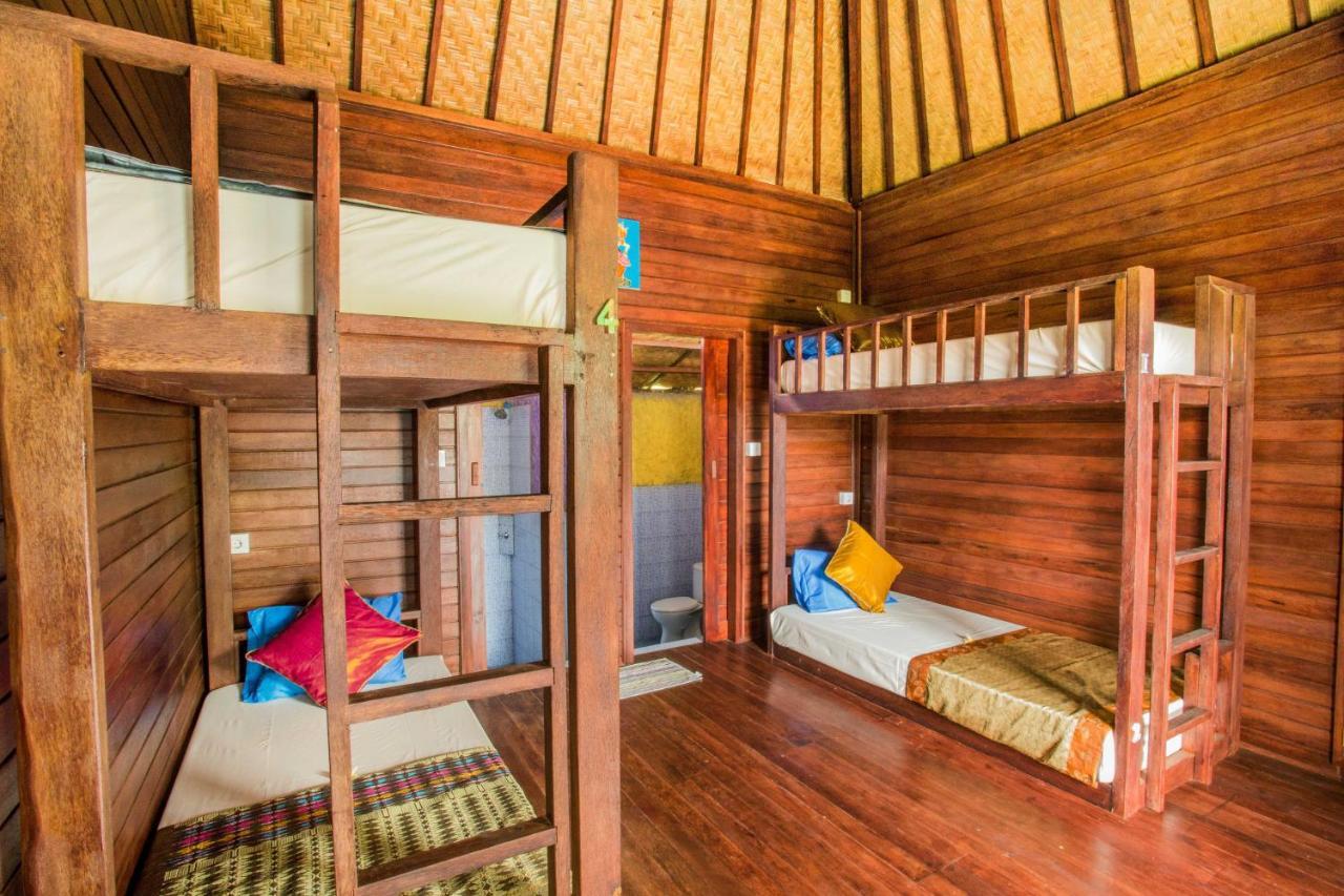 Uma Hostel Lembongan Bagian luar foto