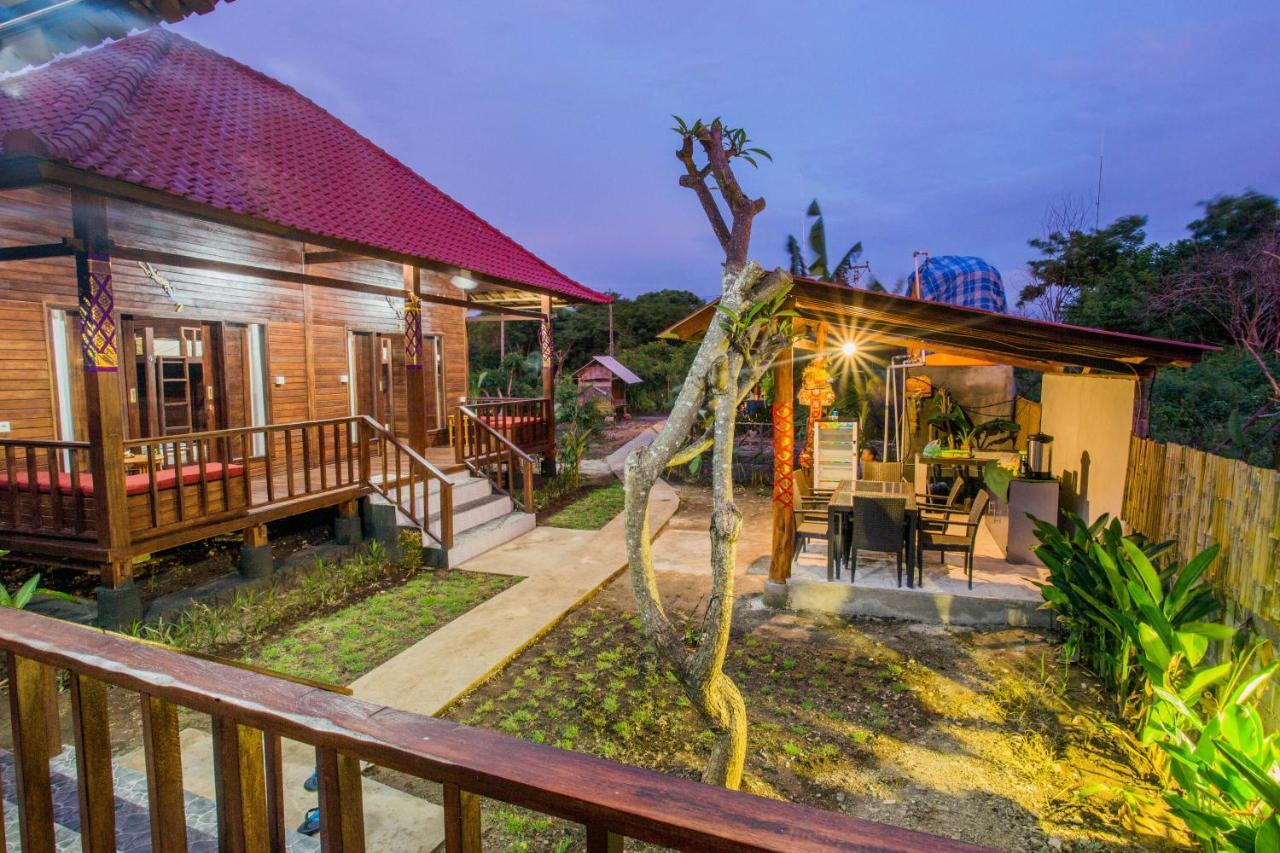 Uma Hostel Lembongan Bagian luar foto